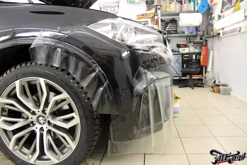 BMW X6. Антигравийная защита обвеса полиуретаном Suntek PPF.